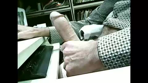 Snapshot of 01quebecboy69 chatting on October 22, 2025, 2:50 pm 01quebecboy69 online show from October 22, 2025, 2:50 pm