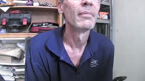 Snapshot of 04oldskool chatting on December 18, 2024, 2:10 am 04oldskool online show from December 18, 2024, 2:10 am
