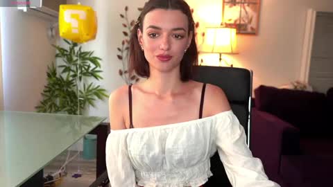 Olivia online show from May 2, 2026, 9:31 pm