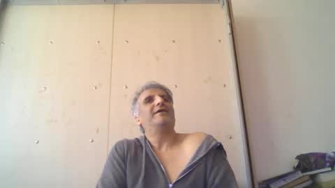 Snapshot of 0luvmonkey chatting on May 7, 2026, 12:32 pm 0luvmonkey online show from May 7, 2026, 12:32 pm