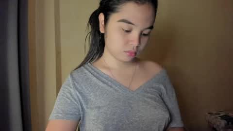0wwlo0k online show from May 24, 2026, 7:35 am