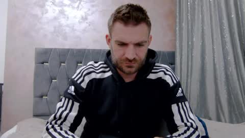 Snapshot of 10in_deluxe chatting on March 22, 2026, 8:51 am 10in_deluxe online show from March 22, 2026, 8:51 am