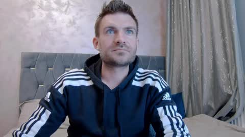 Snapshot of 10in_deluxe chatting on April 3, 2026, 10:35 am 10in_deluxe online show from April 3, 2026, 10:35 am