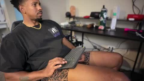 MrSteeleXXX - snapchat online show from May 19, 2026, 7:31 pm
