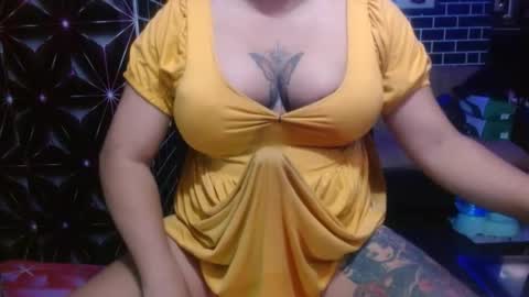  i am trixie im Your Selfsucking Mistress  online show from May 19, 2026, 1:56 am