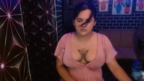  i am trixie im Your Selfsucking Mistress  online show from May 20, 2026, 5:13 am