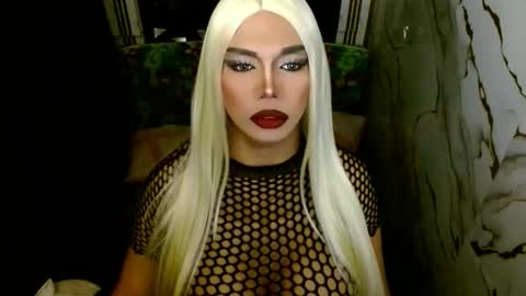 Snapshot of 11inchsinglecious chatting on March 20, 2026, 11:04 am HUGECOCK online show from March 20, 2026, 11:04 am