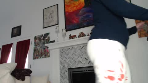 Aurora Willows online show from January 19, 2025, 1:55 pm