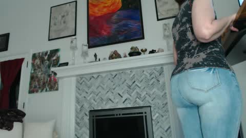 Aurora Willows online show from January 22, 2025, 12:49 pm
