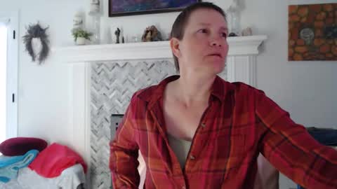Aurora Willows online show from April 25, 2026, 2:47 pm