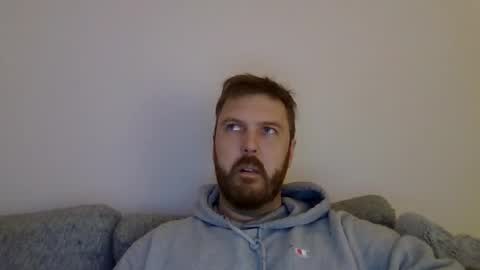 123holt123 online show from February 2, 2026, 10:52 pm