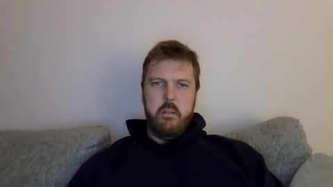 123holt123 online show from June 3, 2026, 12:46 am