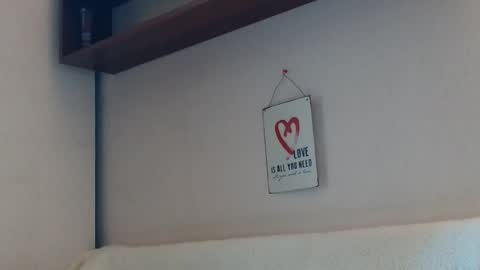 12ennie online show from October 8, 2025, 9:40 am