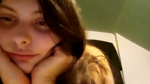 Snapshot of 18andinoccent chatting on September 26, 2025, 5:33 am 18andInoccent online show from September 26, 2025, 5:33 am