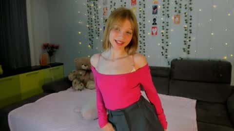 Kira online show from May 7, 2026, 7:30 pm