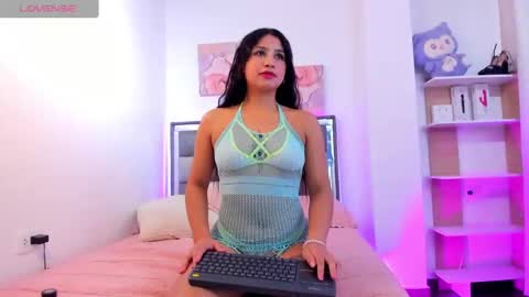 18zoe__ online show from September 15, 2025, 10:21 pm
