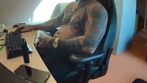 19andre90 online show from September 12, 2025, 4:40 pm