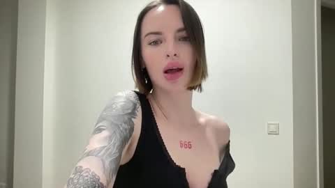 DOVE online show from October 21, 2025, 8:09 pm