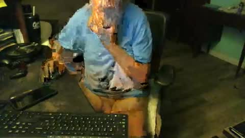 1handyanddee online show from October 11, 2025, 3:17 am