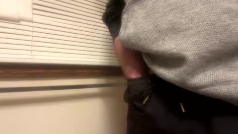 1hunglo412 online show from January 19, 2026, 11:14 am