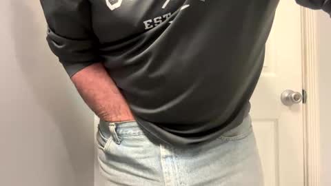 1hunglo412 online show from February 7, 2026, 11:36 am