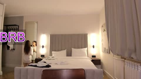 Lily 3 online show from November 17, 2025, 8:36 pm