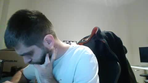 Snapshot of 1kamilkamil11 chatting on February 4, 2025, 4:18 pm kam online show from February 4, 2025, 4:18 pm