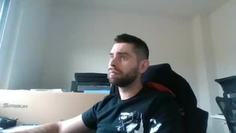 Snapshot of 1kamilkamil11 chatting on February 12, 2025, 2:32 pm kam online show from February 12, 2025, 2:32 pm