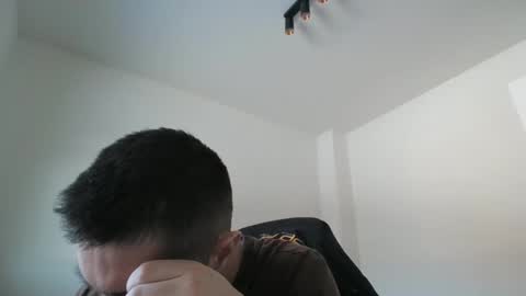 Snapshot of 1kamilkamil11 chatting on February 17, 2025, 1:53 pm kam online show from February 17, 2025, 1:53 pm