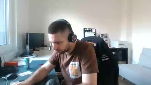 Snapshot of 1kamilkamil11 chatting on March 10, 2025, 8:37 am kam online show from March 10, 2025, 8:37 am