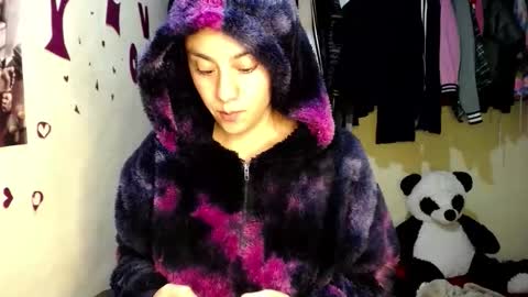 1kandylove online show from October 20, 2025, 2:23 am