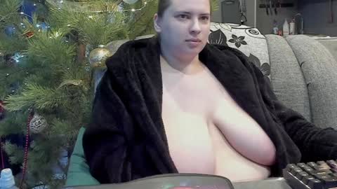Snapshot of 1lindsey1 chatting on December 24, 2024, 11:17 am 1LINDSEY1 online show from December 24, 2024, 11:17 am