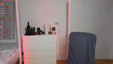 Michelle online show from October 8, 2025, 1:42 pm