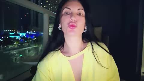 Onna online show from April 8, 2026, 5:51 am