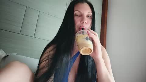 Onna online show from June 1, 2026, 3:25 pm