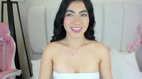 Snapshot of 1m_emily chatting on July 27, 2026, 10:17 pm . online show from July 27, 2026, 10:17 pm