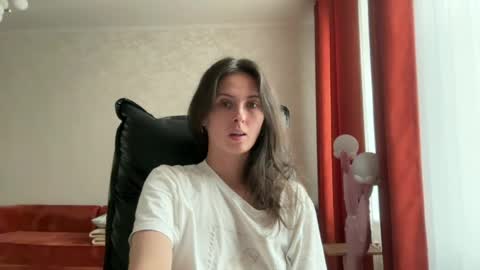 Marie online show from June 23, 2026, 3:43 pm