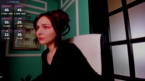 Moona  online show from February 3, 2026, 7:46 am