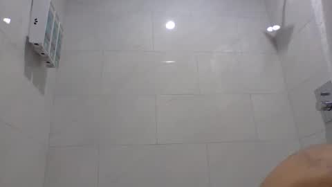 TheShyOne18 online show from November 18, 2025, 1:15 pm