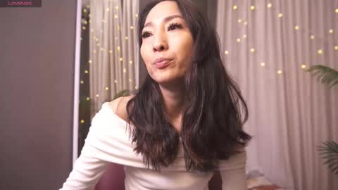 Snapshot of 1reisatumi chatting on December 16, 2025, 9:09 pm Rei online show from December 16, 2025, 9:09 pm