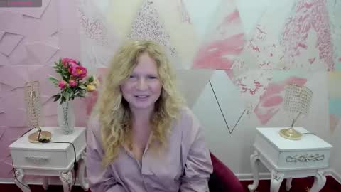 Snapshot of 1sunflower chatting on October 21, 2025, 12:28 pm 1sunflower online show from October 21, 2025, 12:28 pm