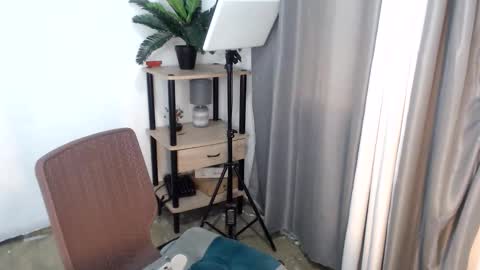 1sweetloverxx online show from June 8, 2026, 1:50 am