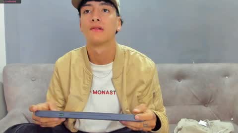 Snapshot of 1threestar chatting on January 5, 2025, 12:53 pm 1Threestar online show from January 5, 2025, 12:53 pm