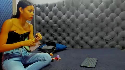 Snapshot of 1threestar chatting on March 1, 2025, 12:34 pm 1Threestar online show from March 1, 2025, 12:34 pm