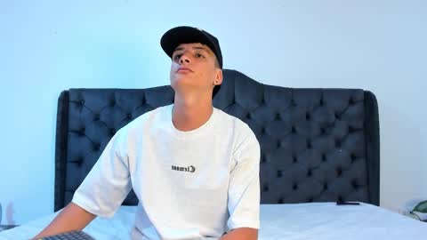 Snapshot of 1threestar chatting on September 14, 2025, 12:04 pm 1Threestar online show from September 14, 2025, 12:04 pm