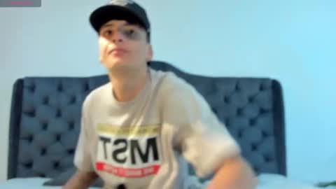 Snapshot of 1threestar chatting on October 1, 2025, 12:00 pm 1Threestar online show from October 1, 2025, 12:00 pm