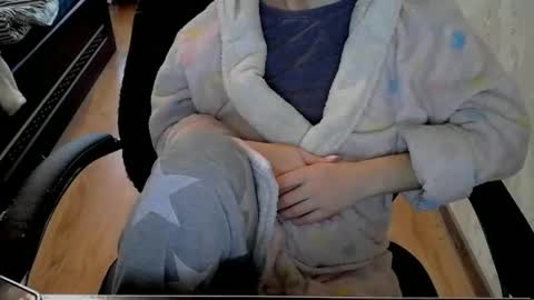 Snapshot of 1your_hot_girls chatting on December 10, 2024, 9:33 am 1your_hot_girls online show from December 10, 2024, 9:33 am