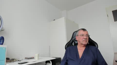 Henk online show from February 4, 2025, 1:48 pm