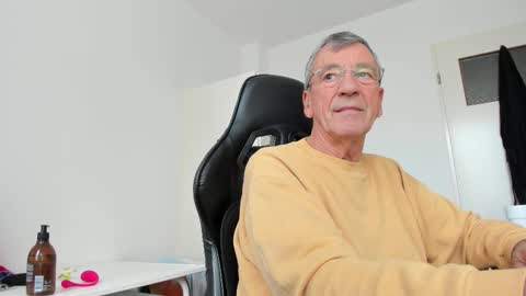 Henk online show from November 3, 2025, 12:06 pm