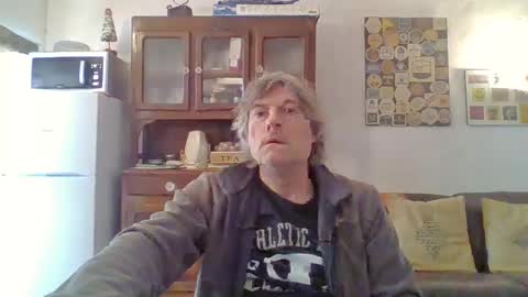 22esserre online show from February 3, 2025, 1:19 pm